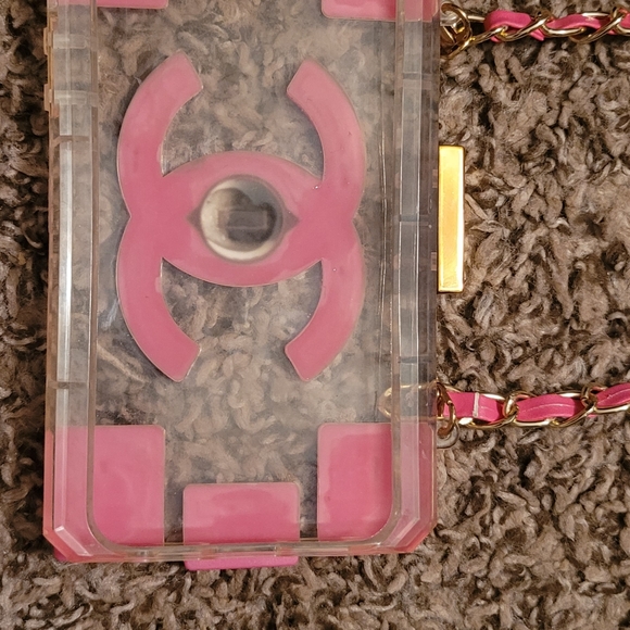 Chanel iPhone case for iPhone 6 - Picture 4 of 4